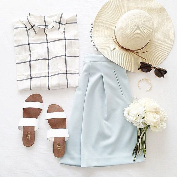 4 kiểu giày/dép bệt luôn sẵn lòng kết thân với quần shorts để ra đúng chất mùa hè 4 kiểu giày/dép bệt luôn sẵn lòng kết thân với quần shorts để ra đúng chất mùa hè